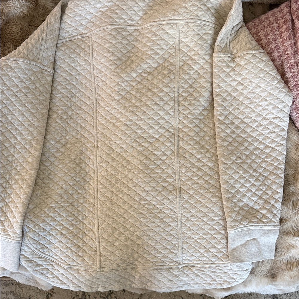 Patagonia Quilted Full-Zip Jacket in Off-White/Gray - Picture 4 of 5